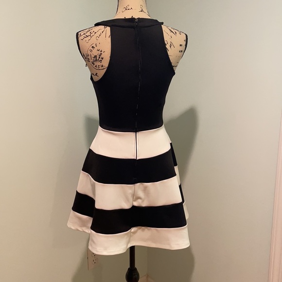 NWOT Trixxi dress size 3 - Picture 4 of 6